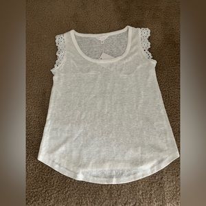 Lauren Conrad Scallop Sleeve shirt